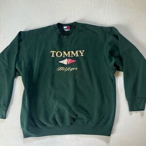 SOLD ‼️ Vintage Tommy Hilfiger Hunter Green Embroidered Crewneck Sweatshirt